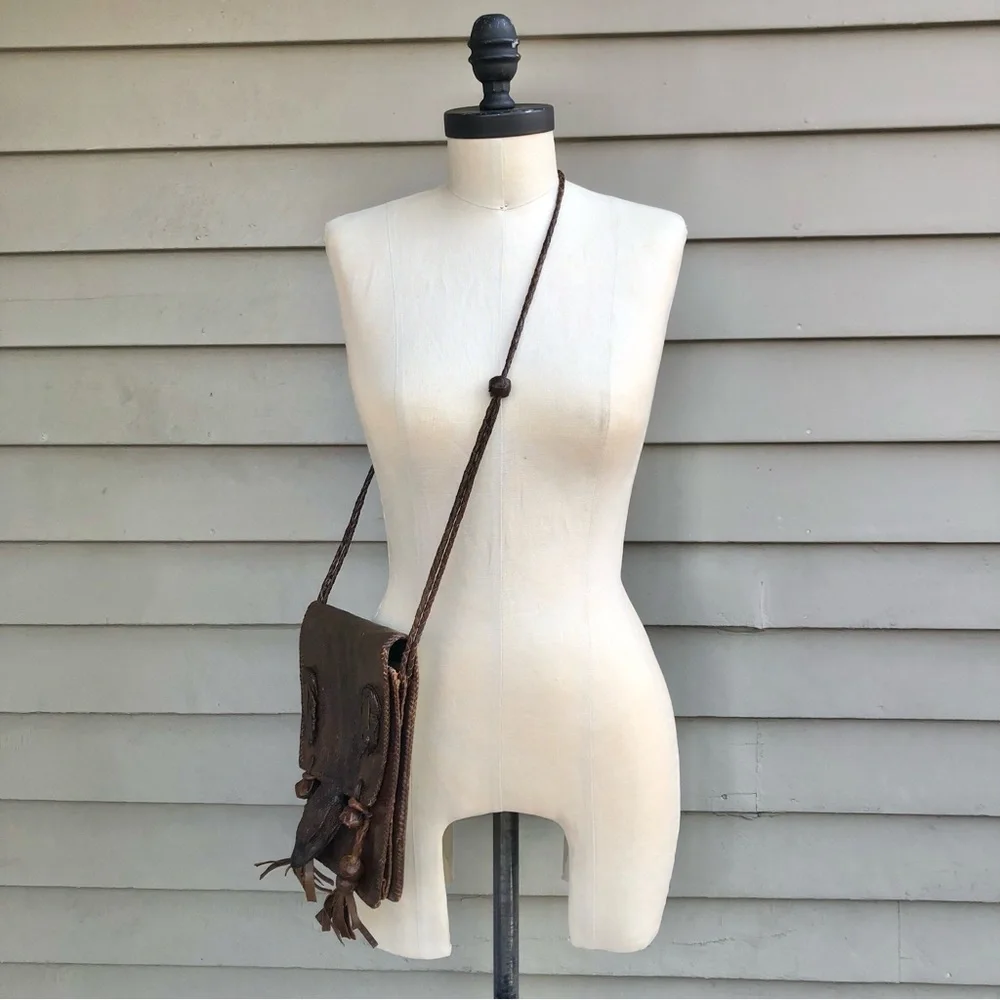 Vintage Exotic Lizard Head Feet Leather Handmade Crossbody Bag